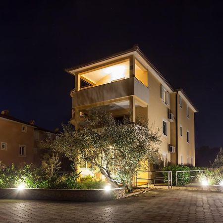 מאלינסקה Apartment Ivana 2435 מראה חיצוני תמונה